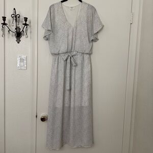 Elegant White Maxi Dress